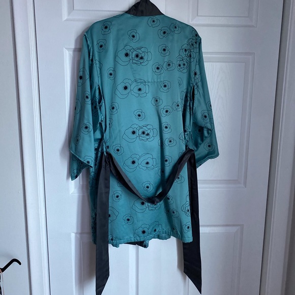 SIMON CHANG KIMONO - Picture 10 of 11